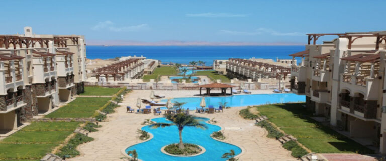 شاليهات للبيع في قرية بلو بلو السخنة